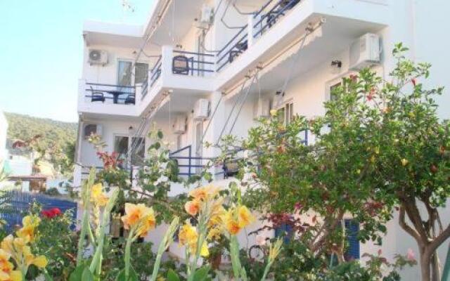 Akrogiali Hotel вид на фасад