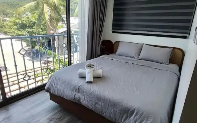 The Coral Homestay & Pub