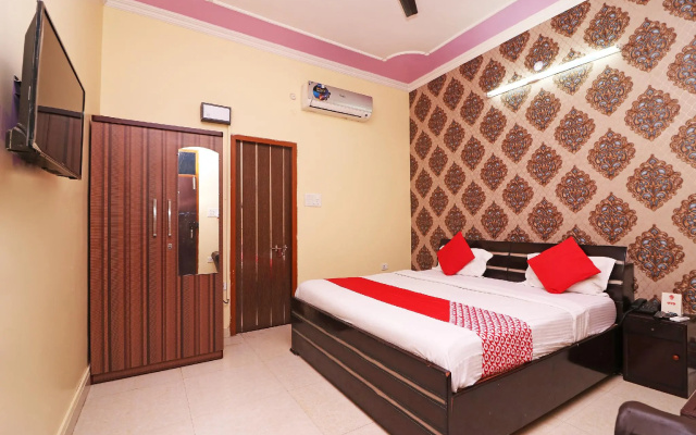 OYO 7441 Gomti Nagar