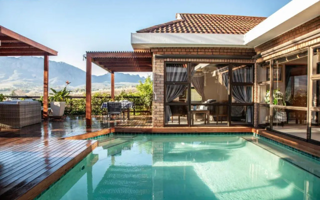 Wellington Country House