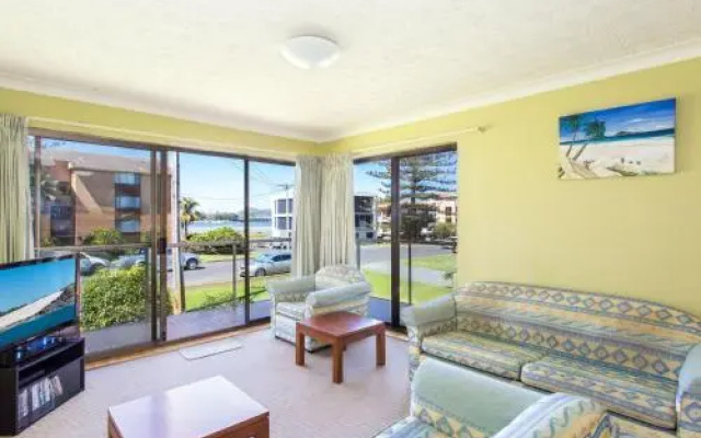 Champagne Court 1 With Water Views