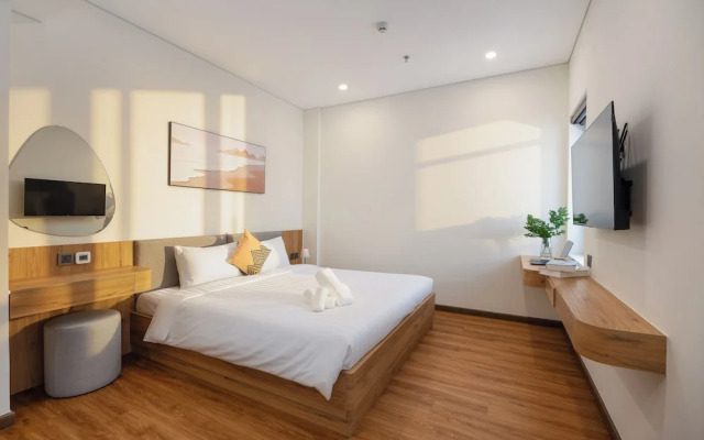 GRAND LUX by BRIO