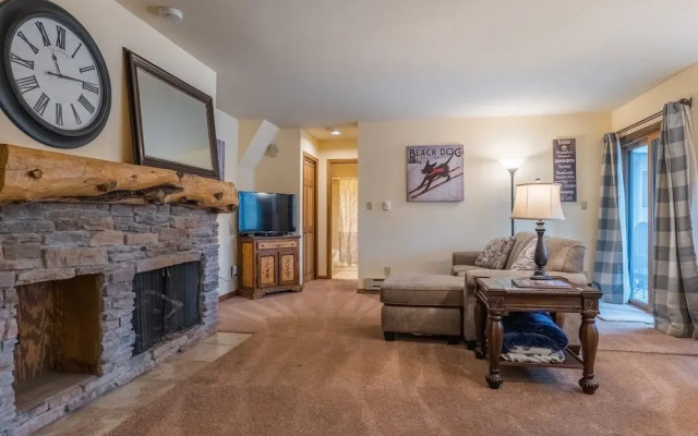 1100 Flying Dutchman 1 Bedroom Condo by RedAwning