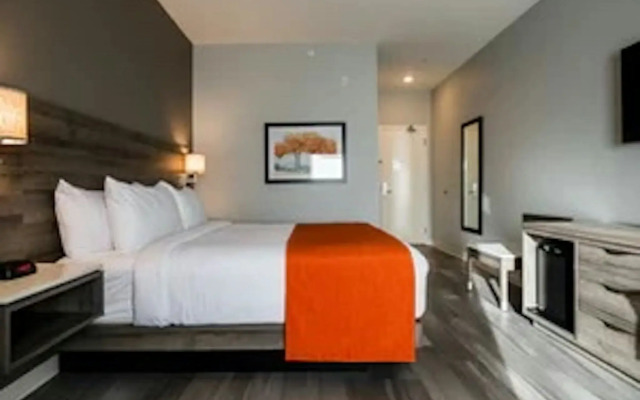 Amsterdam Inn & Suites, an Ascend Collection Hotel