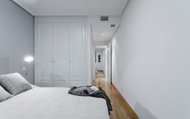 Апартаменты Ayala Apartment by FlatSweetHome вид на фасад