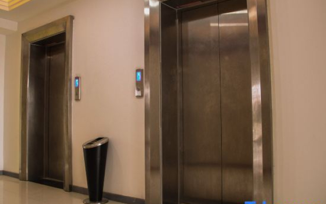 Xiuwu Zhongzhou Laurel Hotel (Xiuwu Station)