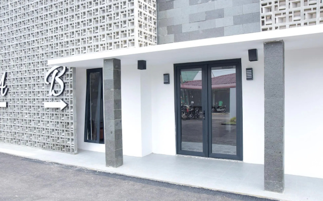 RedDoorz Plus near UNIMED Medan
