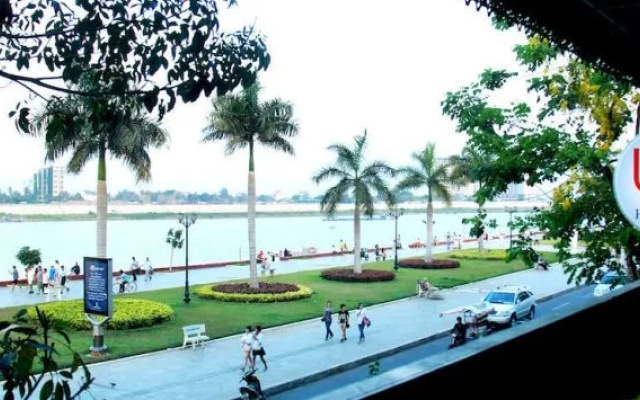 Up Hostel