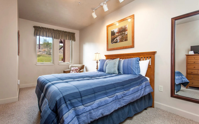 Crestview Condominiums by All Seasons Resort Lodging