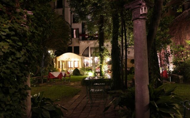 Hotel Palazzo Abadessa вид на фасад