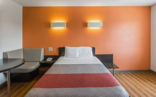Motel6 Omaha, NE - Central