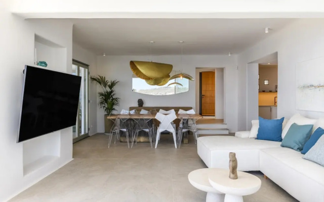 Villa Channel II in Psarou Mykonos