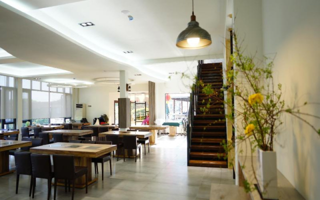 1350 Hostel