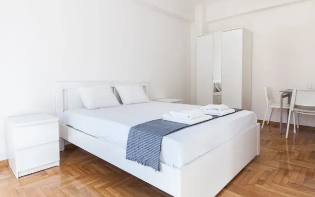Stylish New Paradise for 2 in Marousi