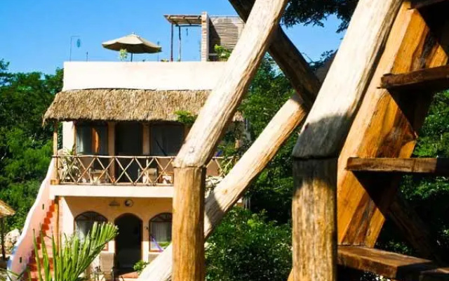 Parador Turistico Xaman Ek