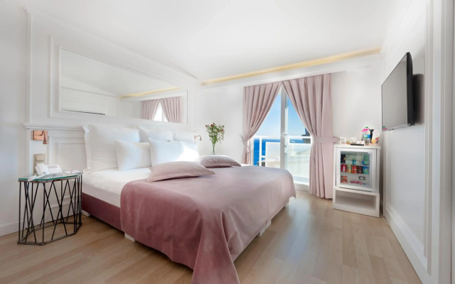 Nun Hotel Lara