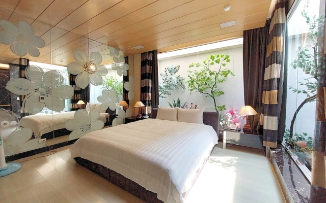 Elysees Motel