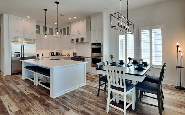 Seabreezy Lane by Ryson Vacation Rentals