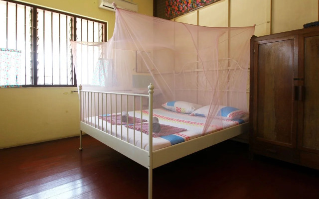 Voyage Home and Guesthouse