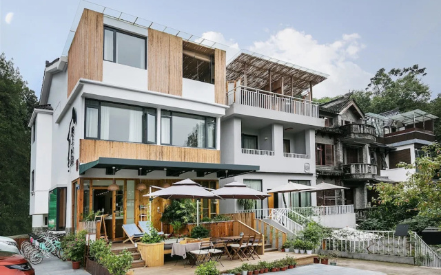 Hangzhou PuYu Travelling with Hotel
