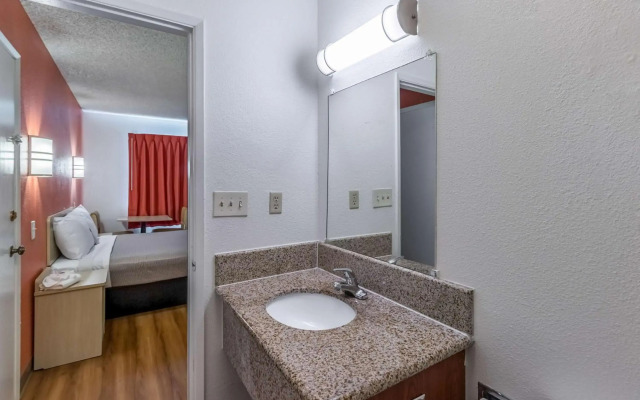 Motel 6 Beaverton, OR