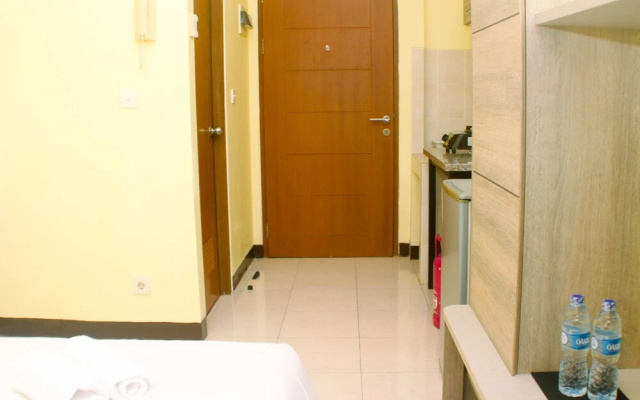 Warm And Homey Studio Room At Maple Park Sunter Apartment