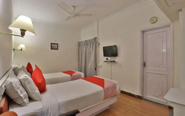 OYO 2308 Hotel Crown