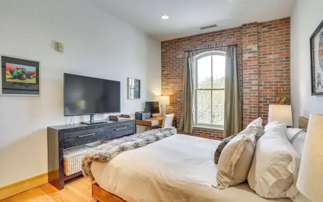 Near Trail: Dtwn Eagle Ranch Condo w/ Balcony