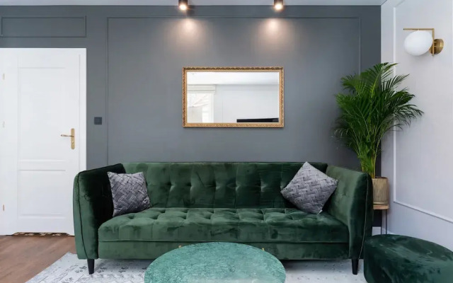 Kosciuszki Square Apartment by Renters