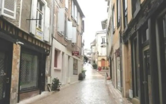 Studio in Bergerac, With Wonderful City View and Wifi