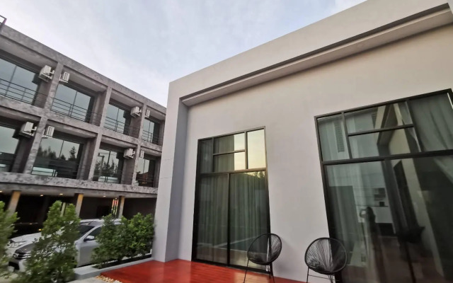 Lay Hotel