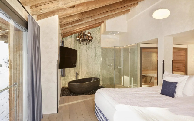 Hotel Firefly