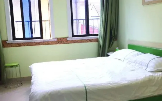 Shanghai Xinlv Hotel (Lingang Academy)