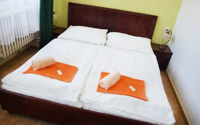 Hotel Dermot