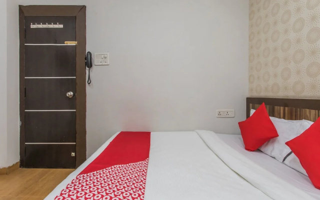 OYO 3689 Sky hotel