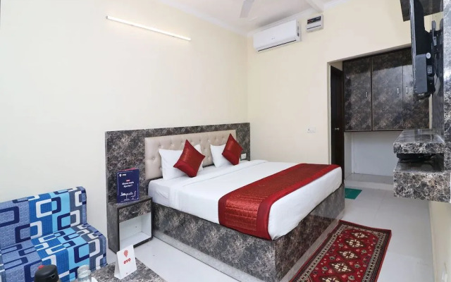 OYO 13658 Hotel Tanish Palace