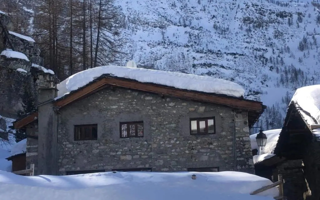 Chalet 1728 - la Reculaz - 2 Minutes From Val D'isere by Free Shuttle Bus