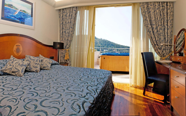 Hotel More