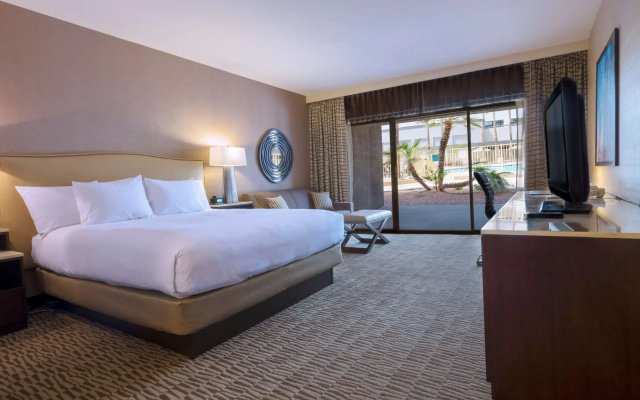 Hilton Phoenix Airport