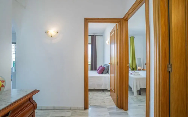 Apartment in Empuriabrava Near Sandy Beach