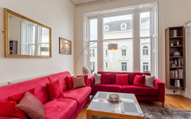 2 Bedroom Flat in Central Edinburgh