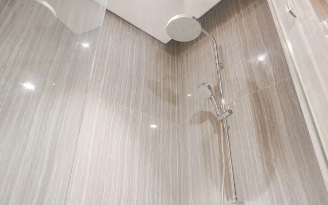 Elegant and Nice Studio at Capitol Suites Apartment