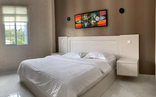 78 Parapat Mitra Reddoorz
