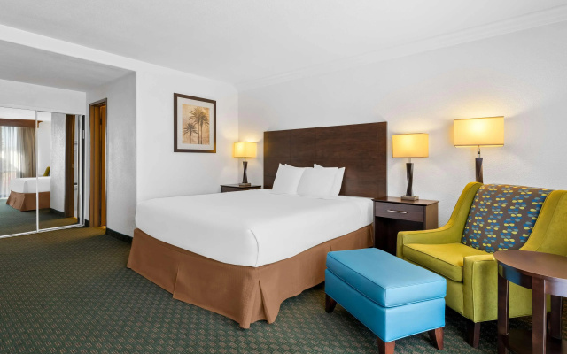 Best Western Date Tree Hotel