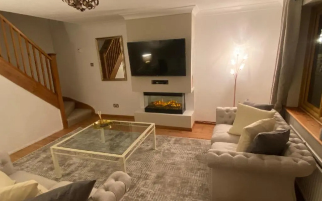 2 Regent Square