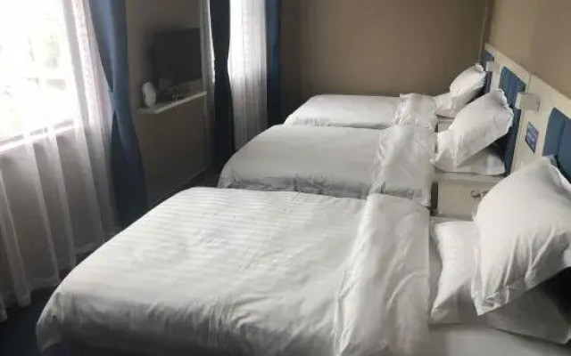 Xuequan Hotel