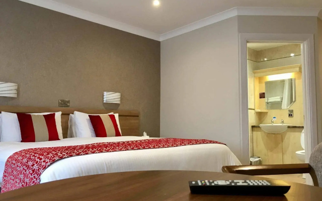 The Lodge Hotel