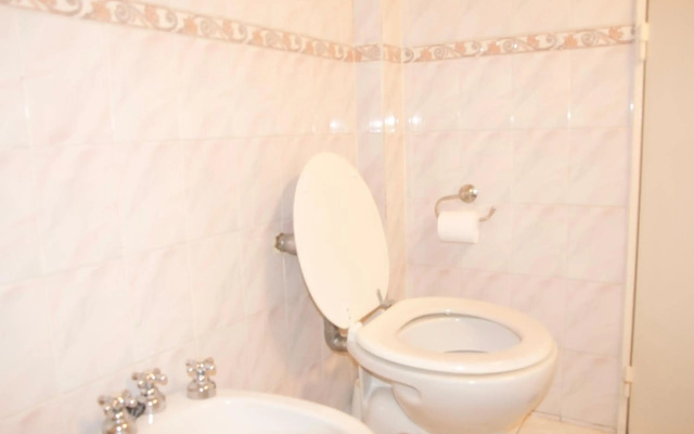 Luminous Studio Apartment. Ideal location. By owner.