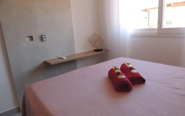 Casa com 3 Quartos em Condomínio Geriba