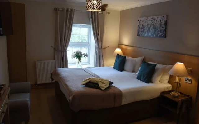 Crossways Inn